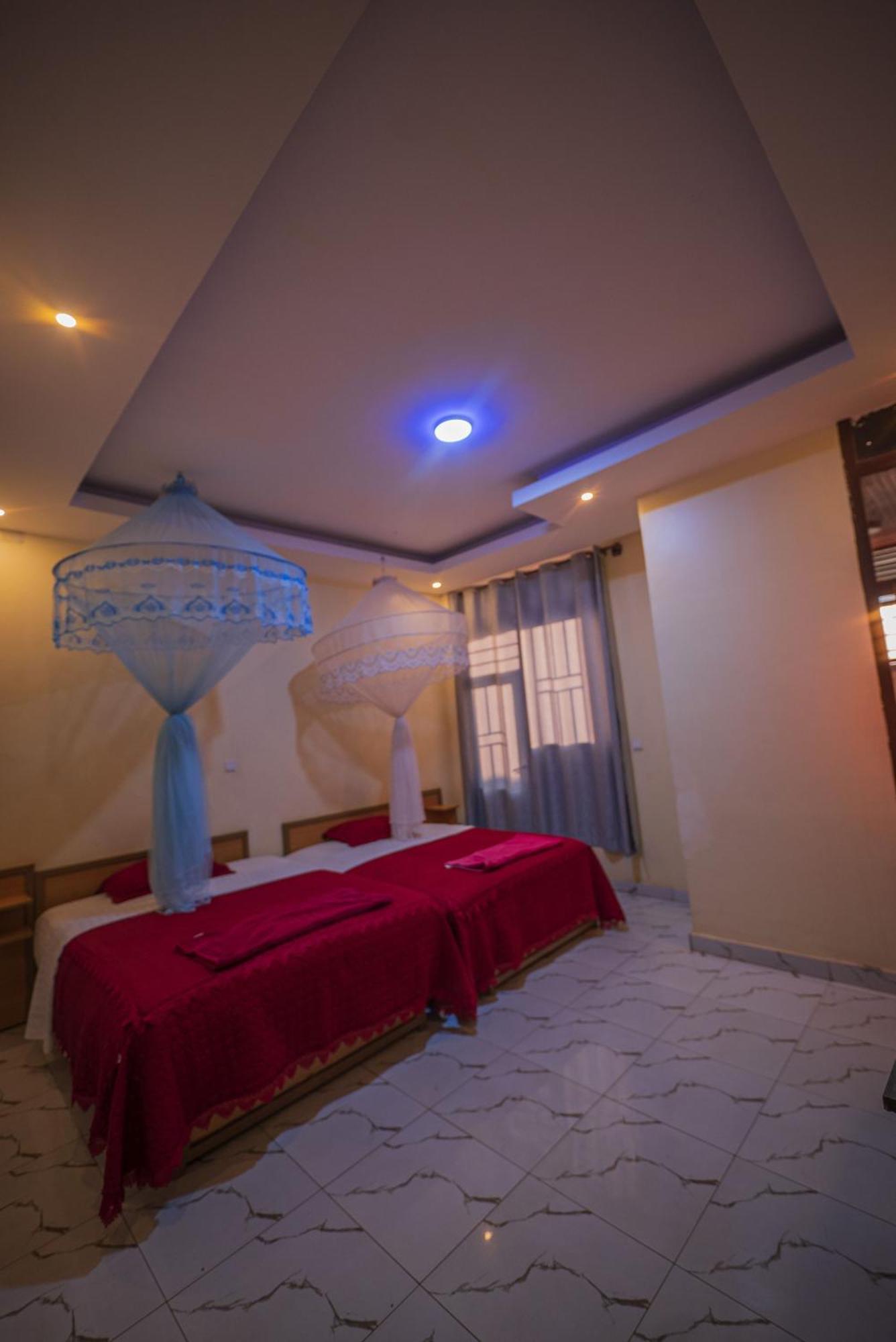 Anna Gold Hotel Кигали Экстерьер фото