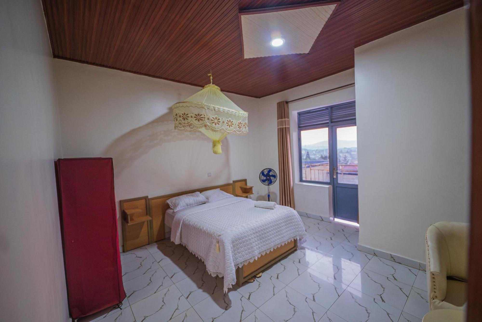 Anna Gold Hotel Кигали Экстерьер фото