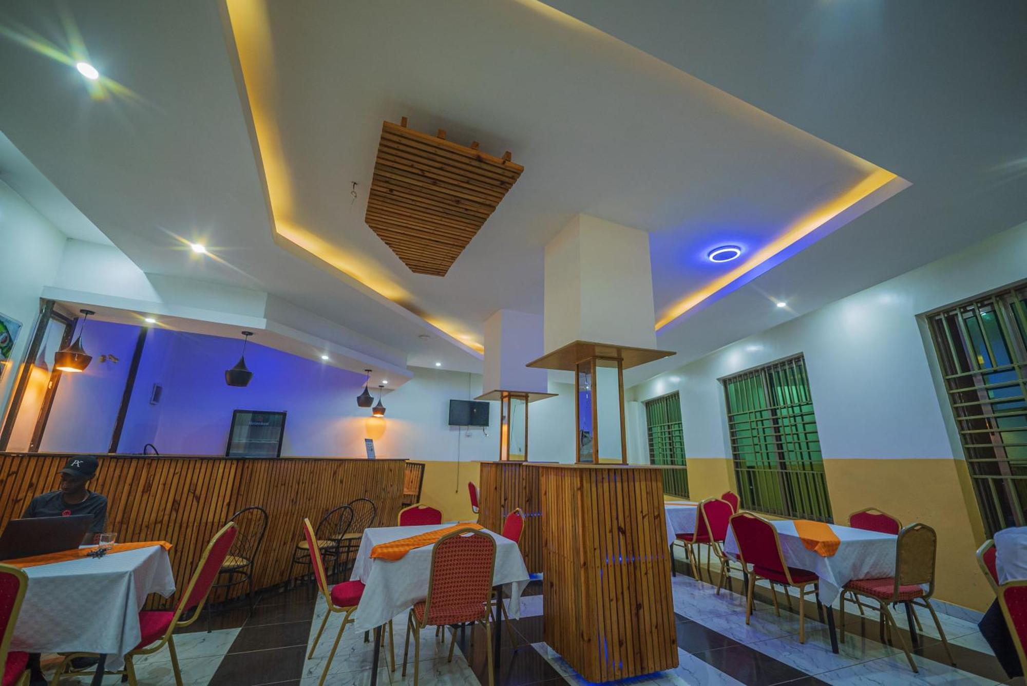 Anna Gold Hotel Кигали Экстерьер фото