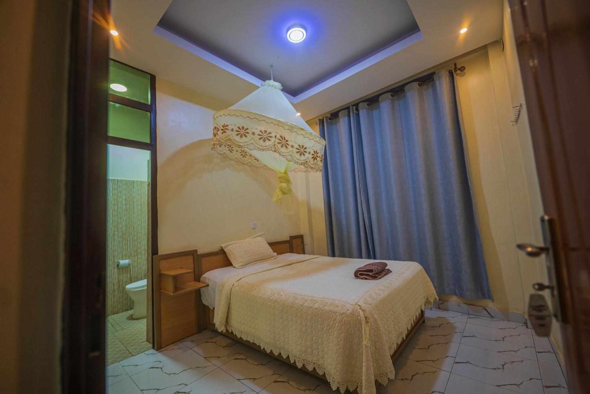Anna Gold Hotel Кигали Экстерьер фото